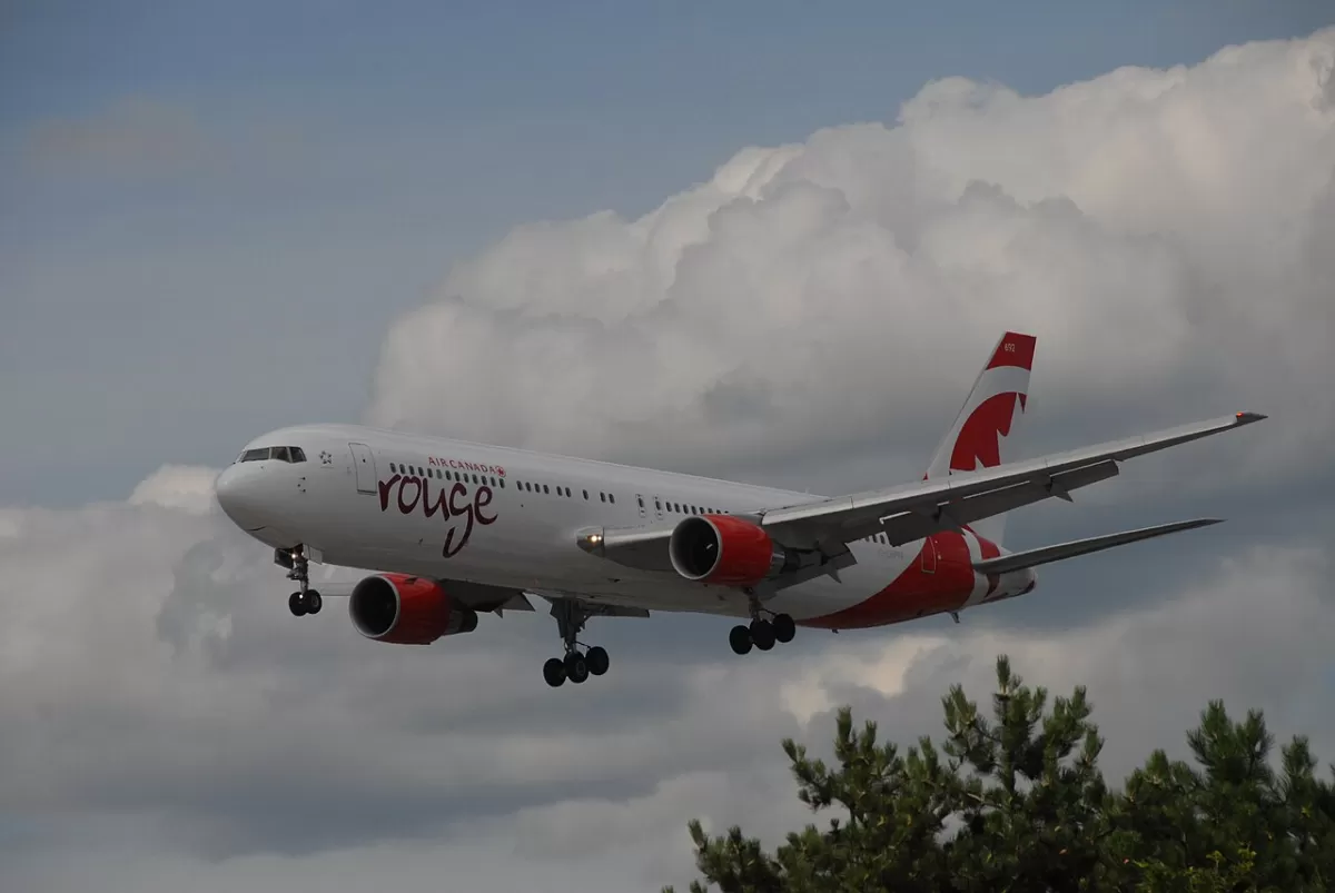 Flugzeug der Air Canada Rouge