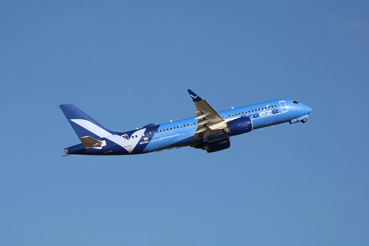 Flugzeug der Breeze Airways