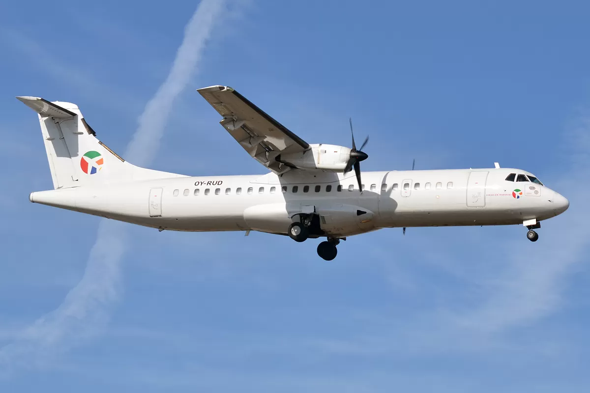 Flugzeug der Cronos Airlines