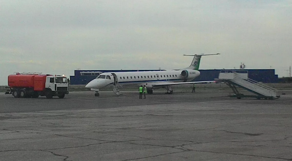 Flugzeug der Komiaviatrans