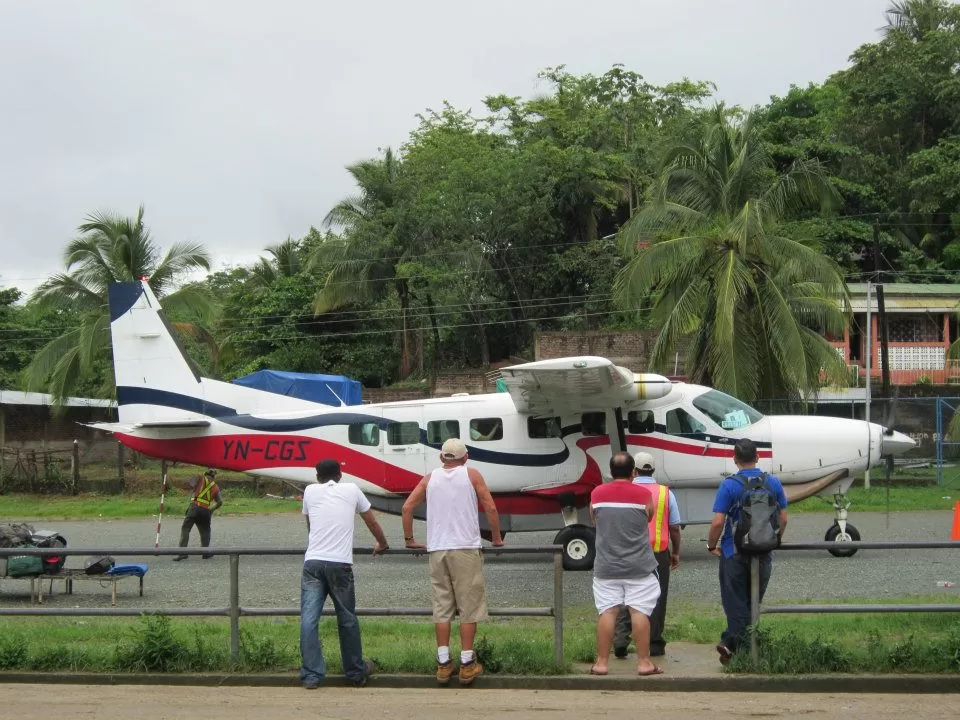 Flugzeug der La Costeña