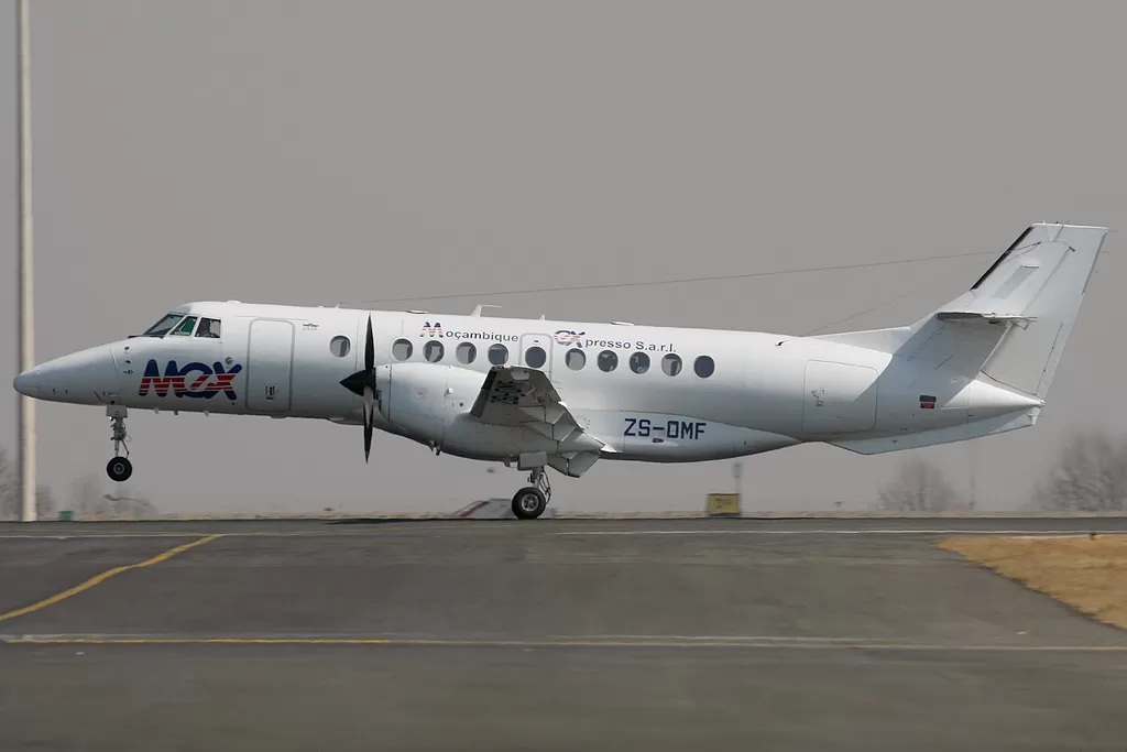 Flugzeug der Moçambique Expresso
