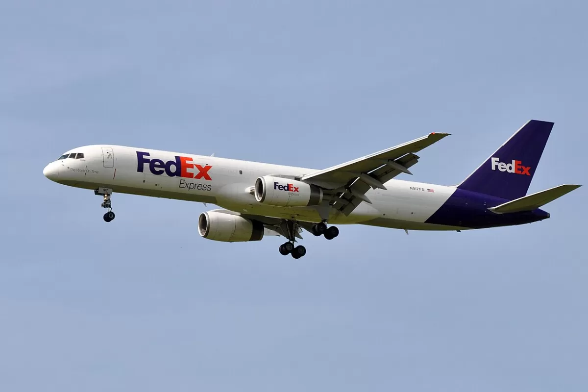 Flugzeug der SF Airlines