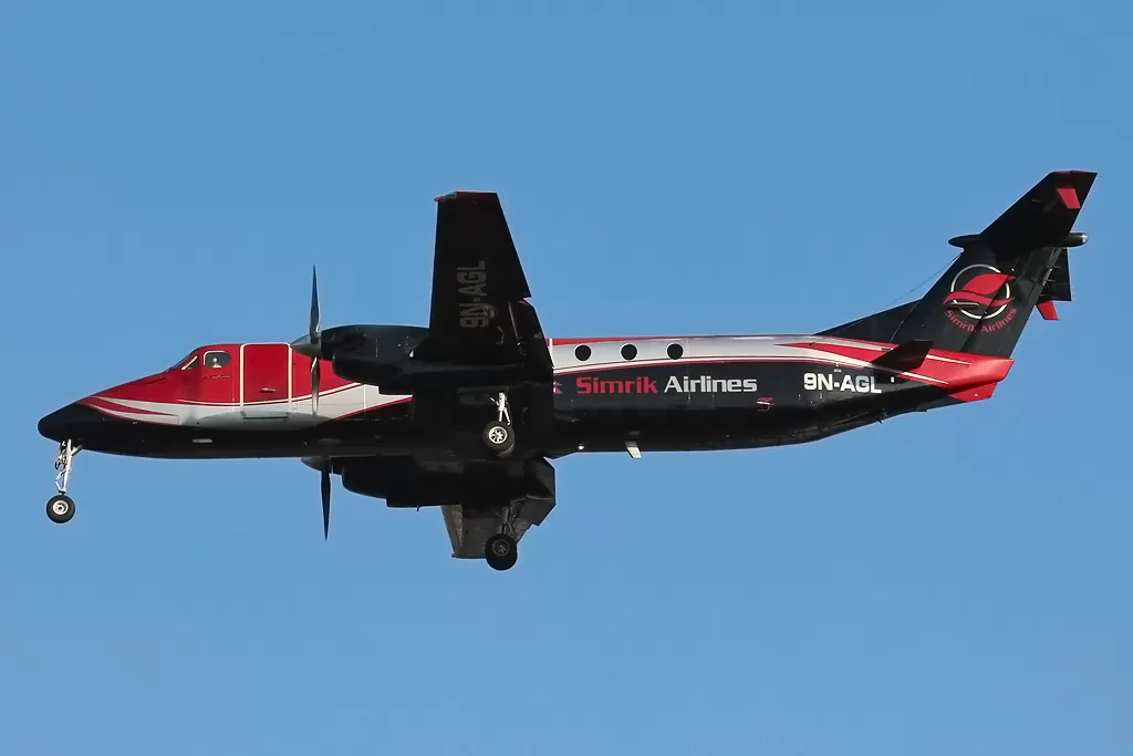 Flugzeug der Simrik Airlines