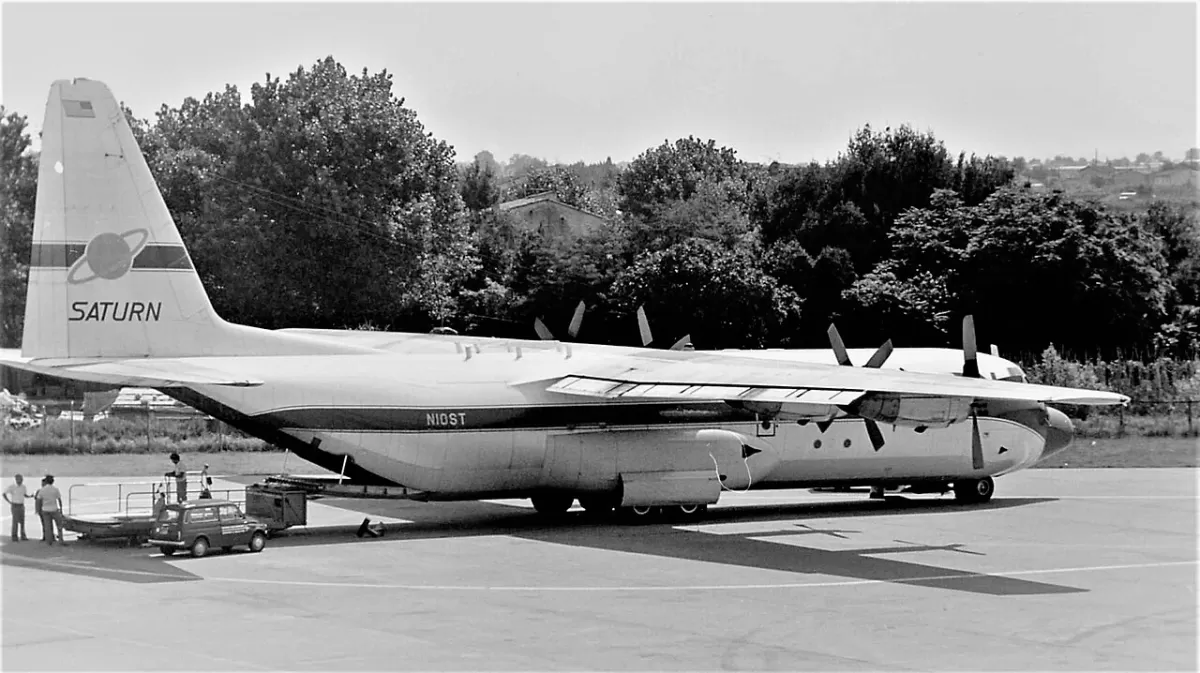 Flugzeug der Transafrik