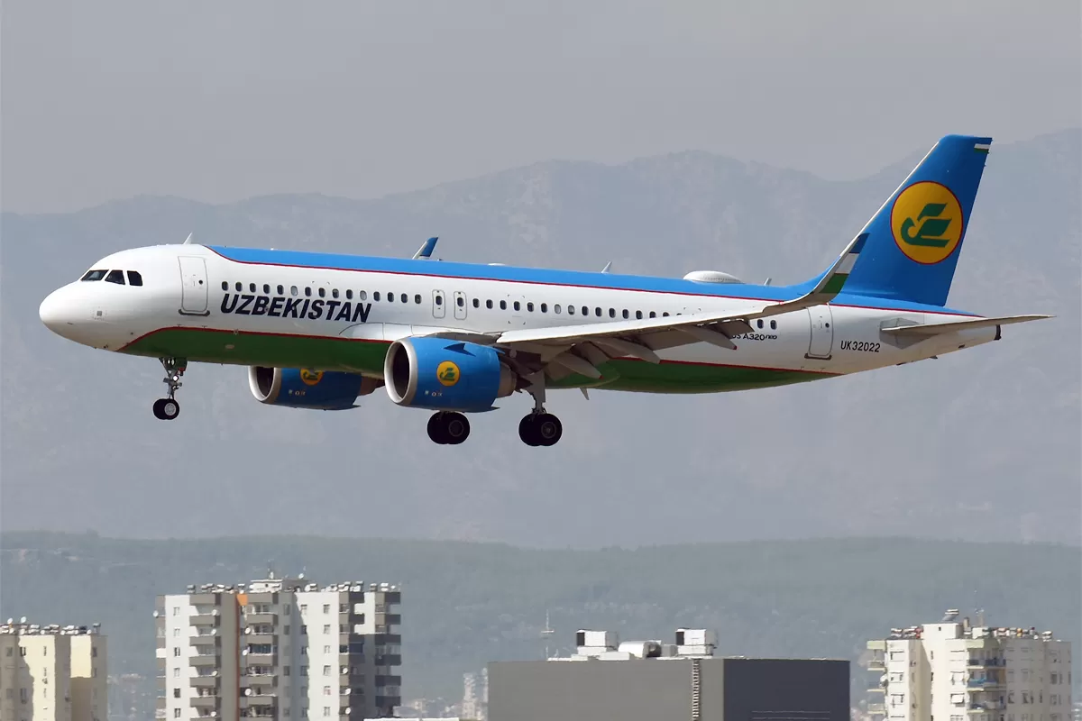 Flugzeug der Uzbekistan Airways
