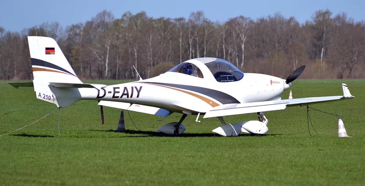 Aquila A210