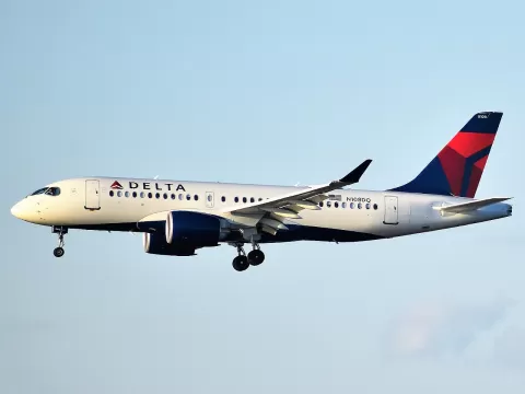 Airbus A220-100