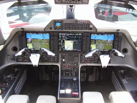Embraer Phenom 100
